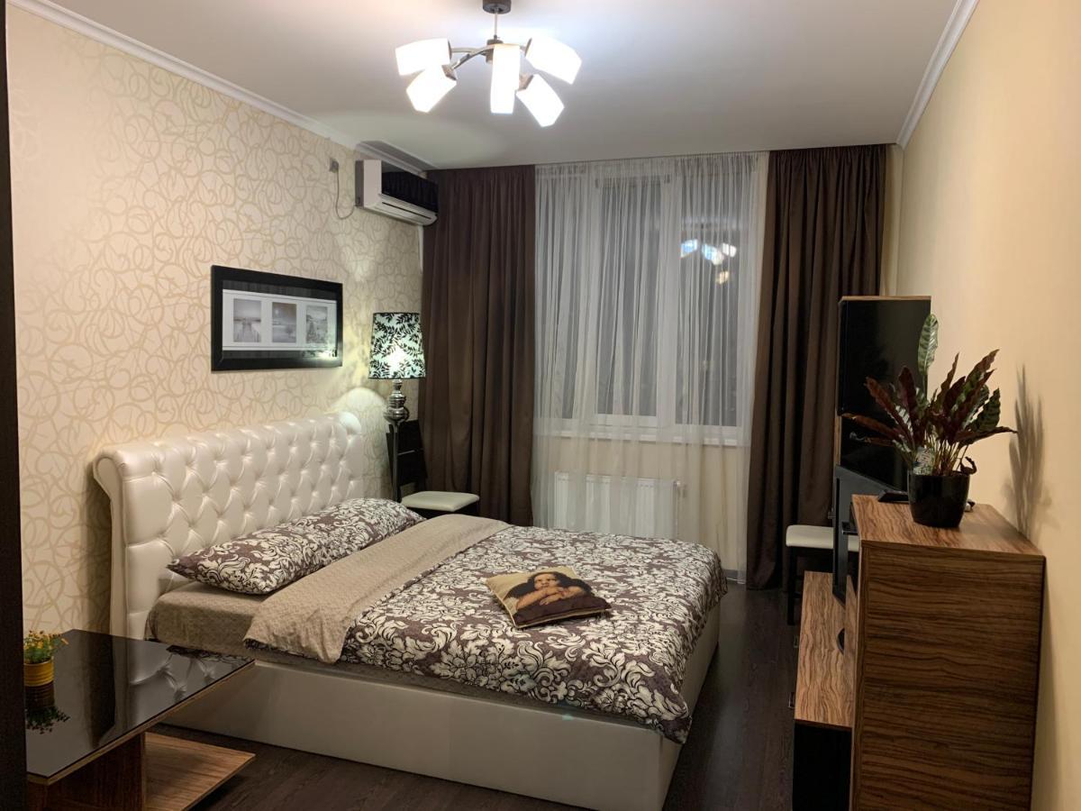 1-Ком Квартира На 18 Этаже Позняки Ул. Урловская 23-А เคียฟ ภายนอก รูปภาพ